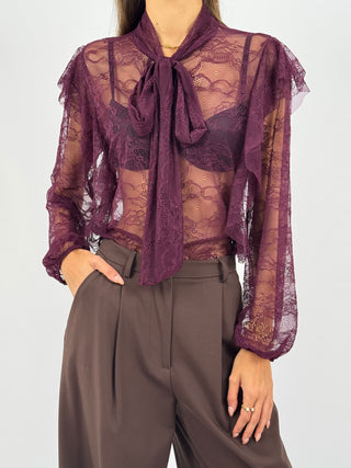Blusa in Pizzo con Fiocco e Volant Burgundy