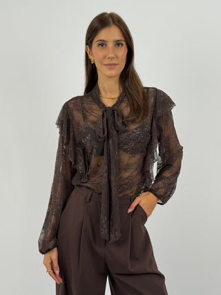 Blusa in Pizzo con Fiocco e Volant Marrone