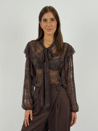 Blusa in Pizzo con Fiocco e Volant Marrone