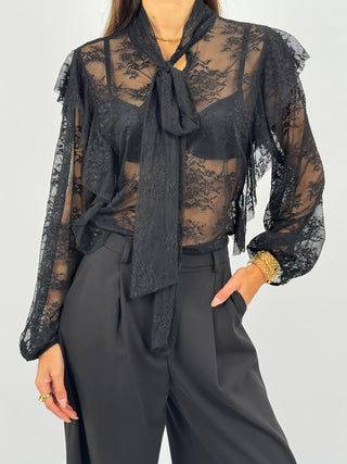 Blusa in Pizzo con Fiocco e Volant Nera