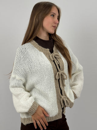 Cardigan con Fiocchi Crema e Beige