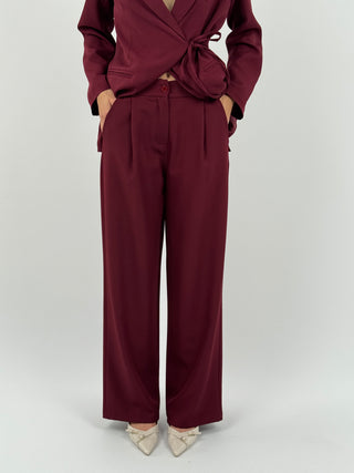 Tailleur con Laccio Laterale Love Bordeaux