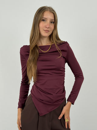 Maglia Asimmetrica con Arricciature Burgundy
