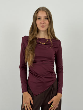 Maglia Asimmetrica con Arricciature Burgundy