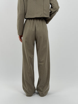 Tailleur con Blazer Cropped Gessato Beige