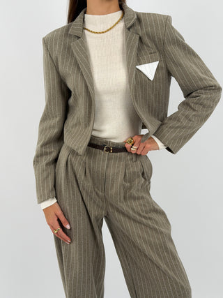Tailleur con Blazer Cropped Gessato Beige