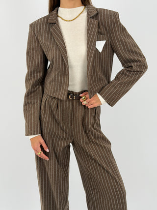 Tailleur con Blazer Cropped Gessato Marrone