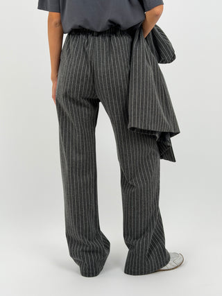 Completo Giacca e Pantalone Gessato Sinner in Panno Grigio Scuro