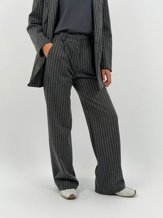 Completo Giacca e Pantalone Gessato Sinner in Panno Grigio Scuro