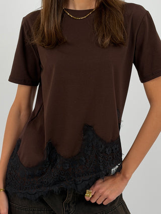T-Shirt Asimmetrica con Pizzo Marrone