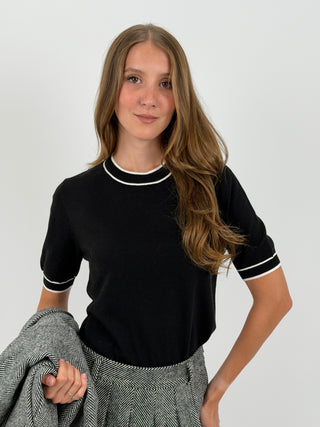 T-Shirt in Maglia con Bordi a Contrasto Nera