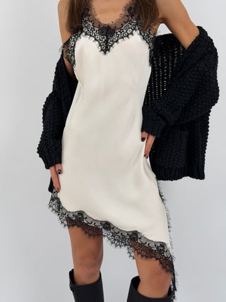 Top Satin Bianco Asimmetrico con Pizzo