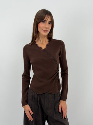 Pull à Petits Boutons et Dentelle Marron