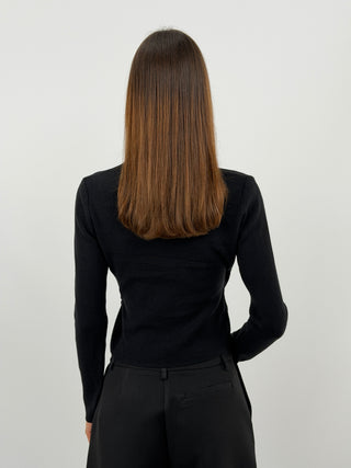 Pull à Petits Boutons et Dentelle Noir