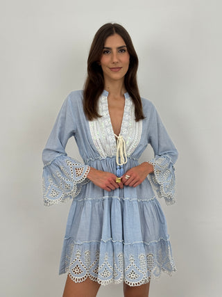Abito Corto Azzurro con Ricami