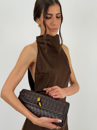 Abito Halter con Scollo Morbido sul Retro Marrone