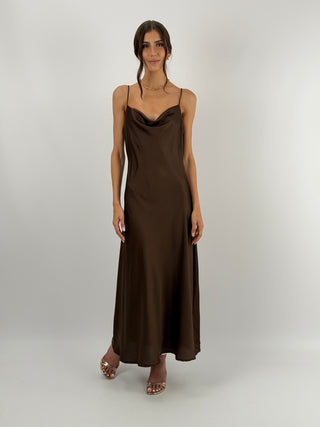 Abito in Satin con Scollo Morbido Marrone