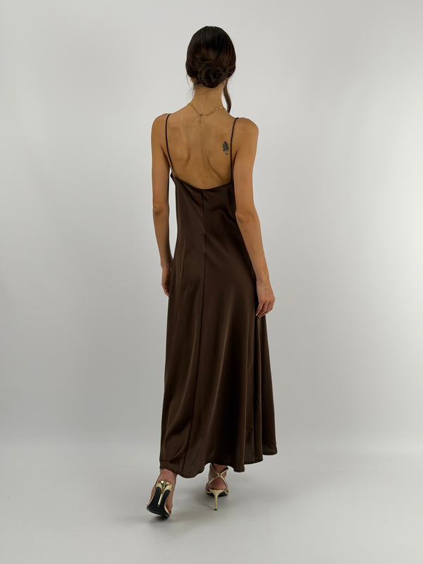 Abito in Satin con Scollo Morbido Marrone