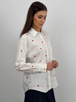 Camicia Bianca con Ricami a Cuore