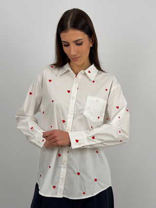 Camicia Bianca con Ricami a Cuore