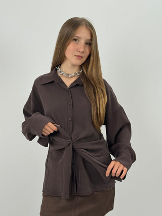 Camicia con Nodo in Tessuto Morbido Marrone