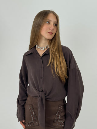 Camicia con Nodo in Tessuto Morbido Marrone