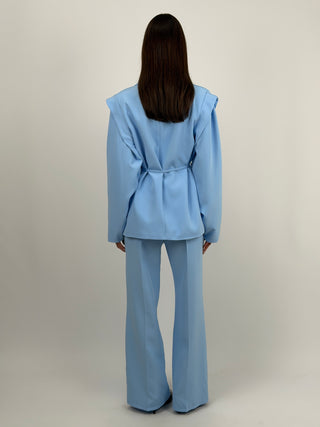 Completo Blazer con Spalle Strutturate e Pantalone Azzurro