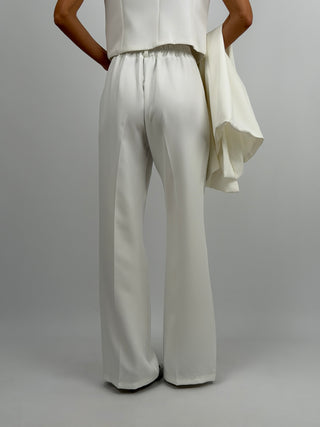 Completo Blazer con Spalle Strutturate e Pantalone Bianco