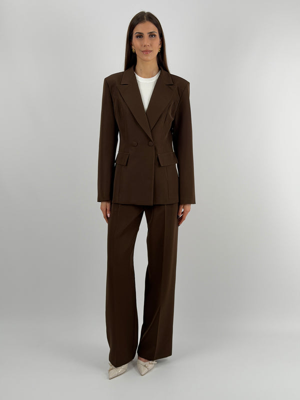 Completo Giacca con Spilla e Pantalone Marrone