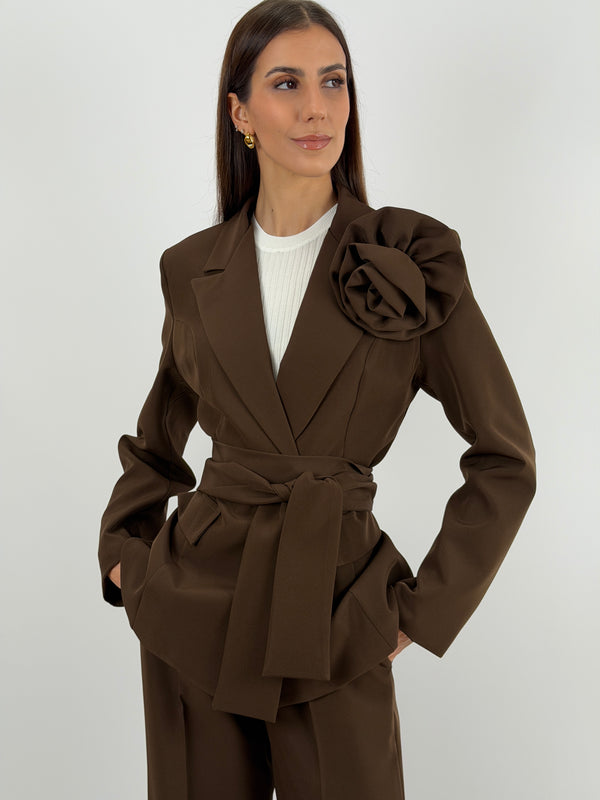 Completo Giacca con Spilla e Pantalone Marrone