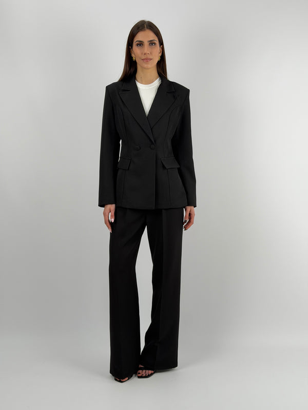Completo Giacca con Spilla e Pantalone Nero