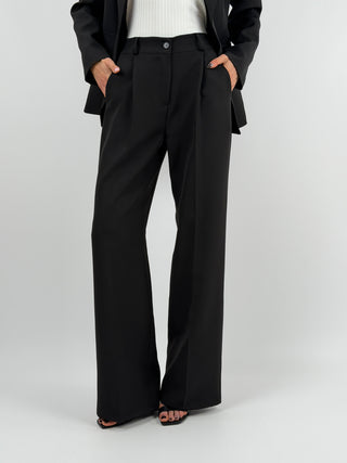 Completo Giacca con Spilla e Pantalone Nero