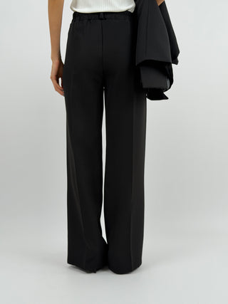Completo Giacca con Spilla e Pantalone Nero