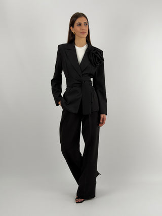 Completo Giacca con Spilla e Pantalone Nero