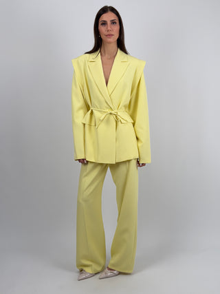 Completo Blazer con Spalle Strutturate e Pantalone Giallo