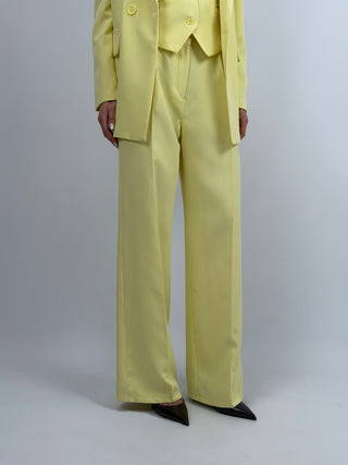 Completo Blazer con Spalle Strutturate e Pantalone Giallo