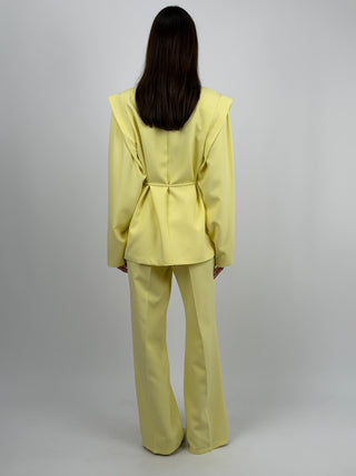 Completo Blazer con Spalle Strutturate e Pantalone Giallo