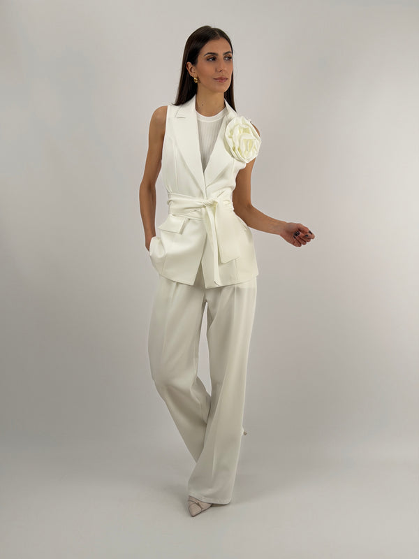 Completo Gilet con Spilla e Pantalone Bianco