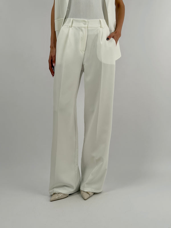 Completo Gilet con Spilla e Pantalone Bianco