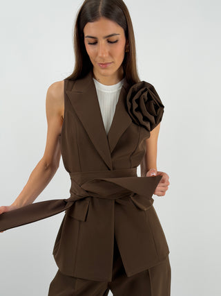 Completo Gilet con Spilla e Pantalone Marrone