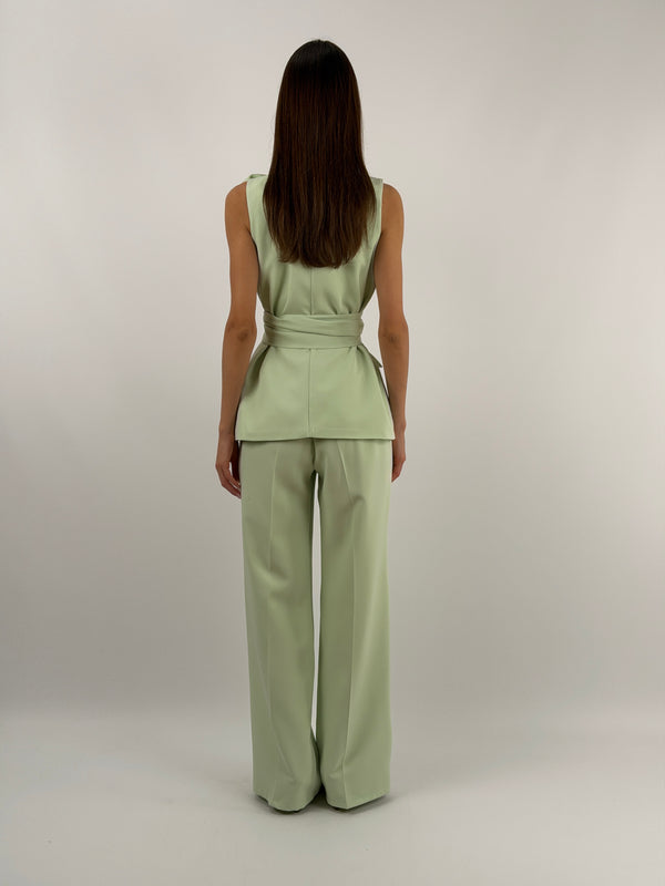 Completo Gilet con Spilla e Pantalone Verde Salvia