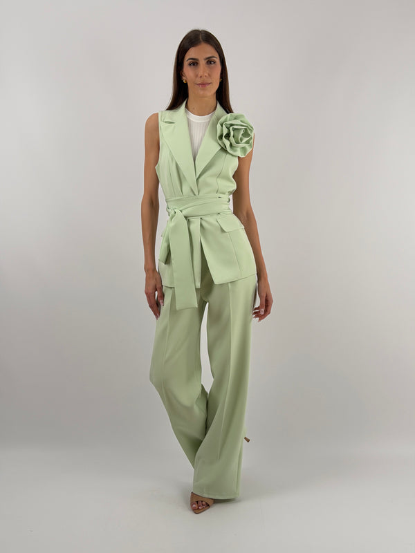 Completo Gilet con Spilla e Pantalone Verde Salvia