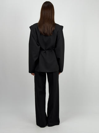 Completo Blazer con Spalle Strutturate e Pantalone Nero