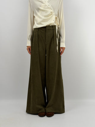 Pantaloni Suede Verde Militare - Lumina