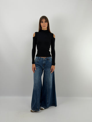 Maglia con Cut Out Nera