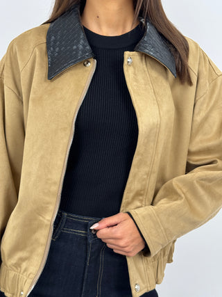 Giubbino in Suede con Colletto Intrecciato Beige