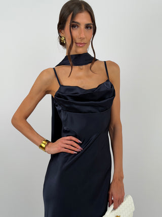 Abito Lungo Satin con Foulard Blu