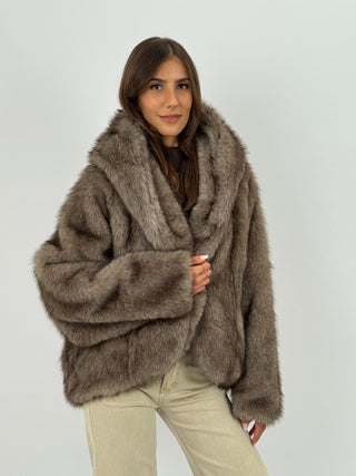 Pelliccia Ampia con Cappuccio Chamonix Tortora