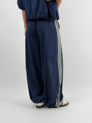 Set Giacca e Pantalone Sportivo Blu con Bande Lumina