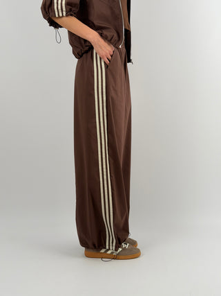 Set Giacca e Pantalone Sportivo Marrone con Bande Lumina